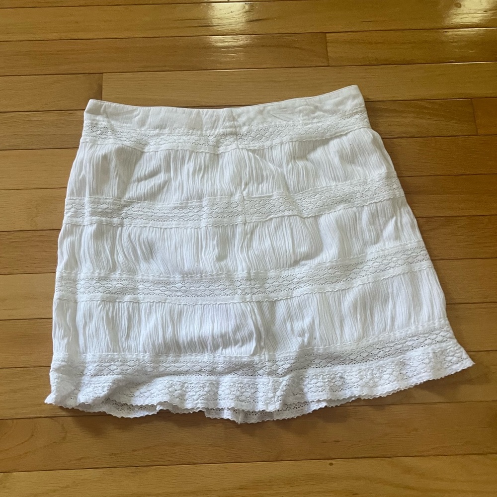 Glassons White Detailed Mini Skirt (US size 6)